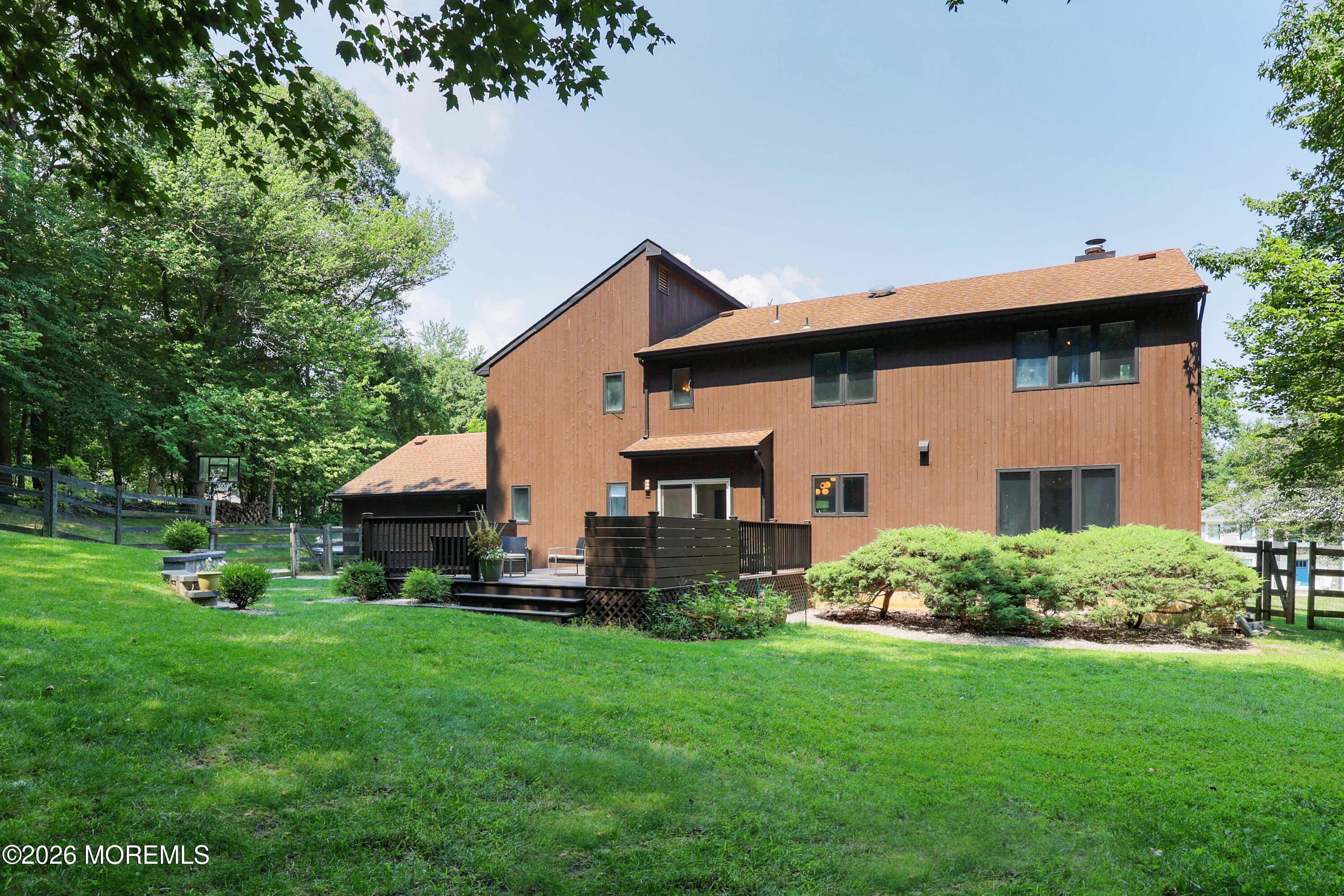 18 Constitution Drive Leonardo NJ 07737