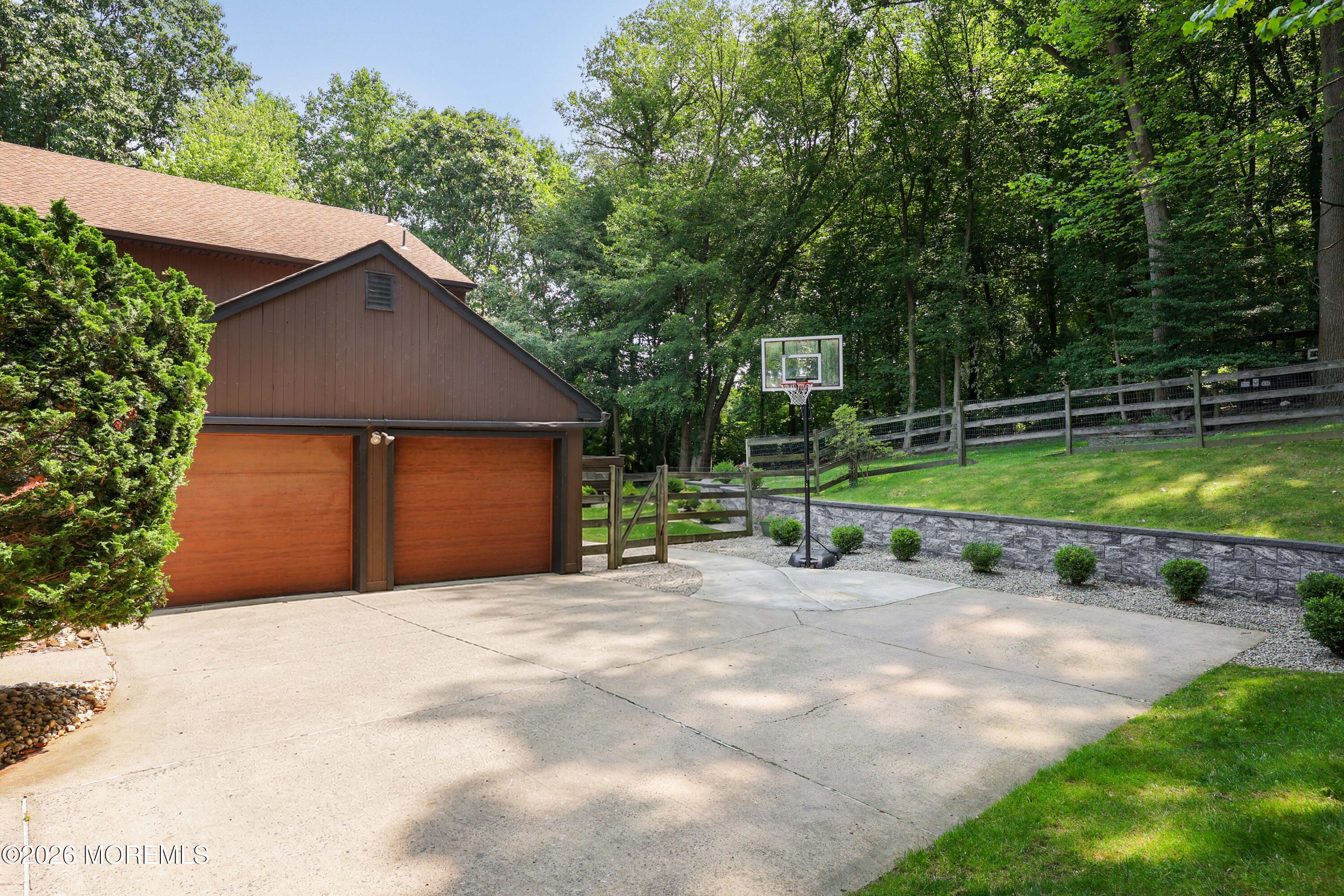 18 Constitution Drive Leonardo NJ 07737