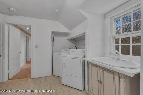 911 Middletown Lincroft Road Middletown NJ 07748