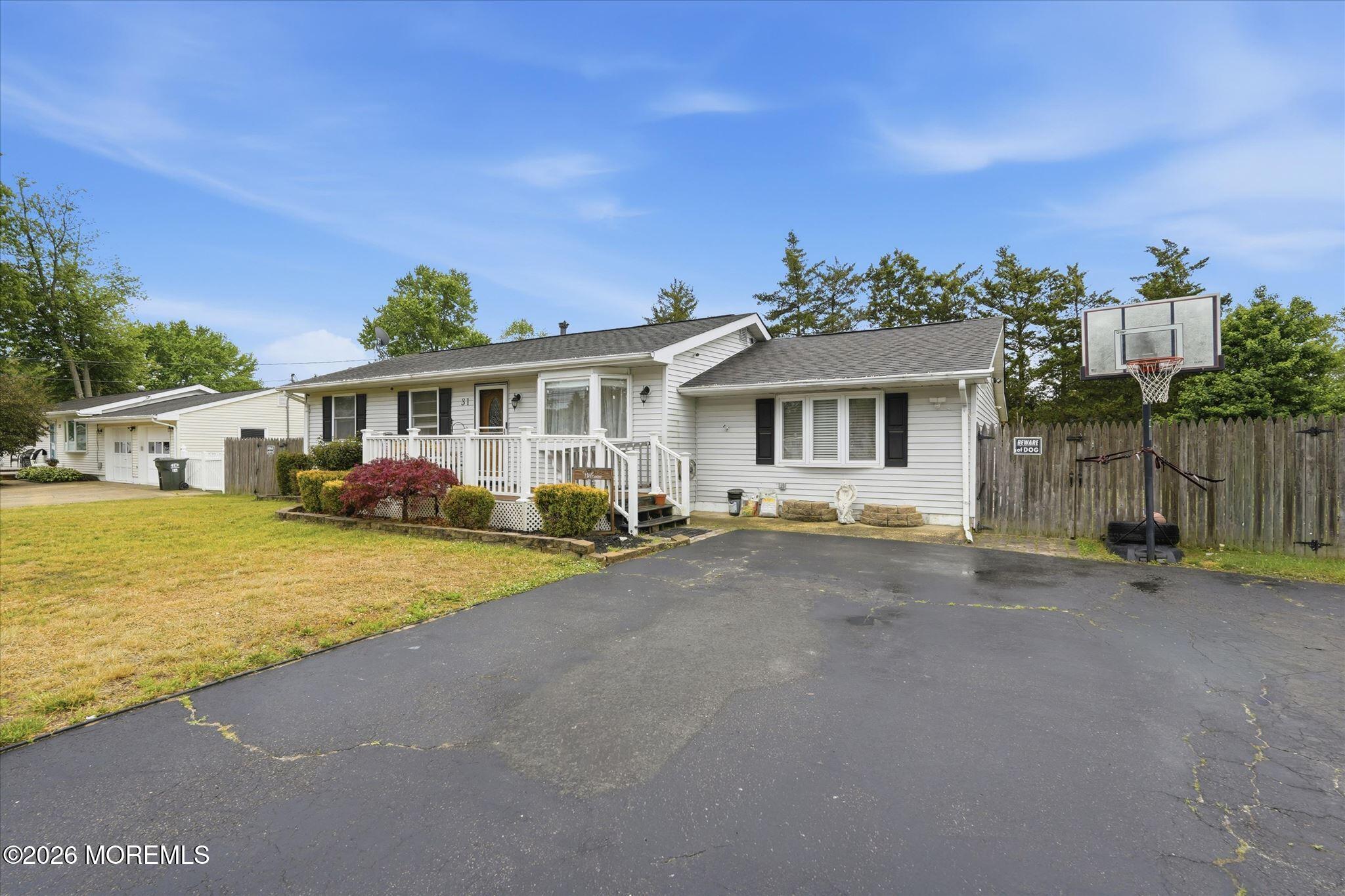 Jackson NJ, 31 Georgian Boulevard
