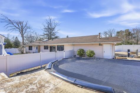 2 Chelsea Road Jackson NJ 08527