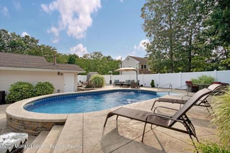 2 Chelsea Road Jackson NJ 08527