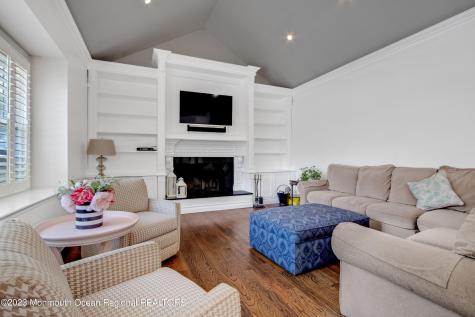 27 Nicklaus Lane Farmingdale NJ 07727