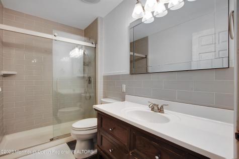 27 Nicklaus Lane Farmingdale NJ 07727