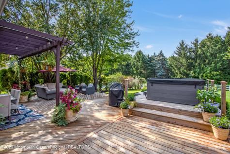27 Nicklaus Lane Farmingdale NJ 07727