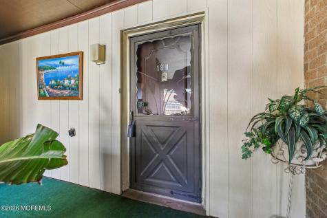 18 Pine Cluster Circle Manalapan NJ 07726