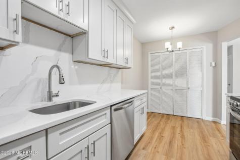 18 Pine Cluster Circle Manalapan NJ 07726