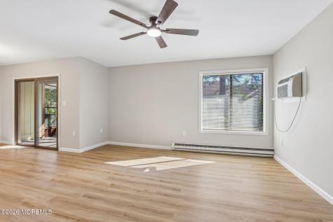 18 Pine Cluster Circle Manalapan NJ 07726