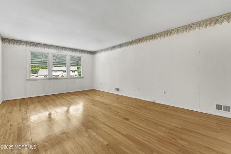 32 Woods Road Freehold NJ 07728