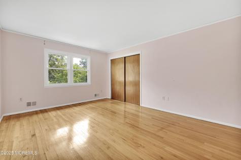 32 Woods Road Freehold NJ 07728