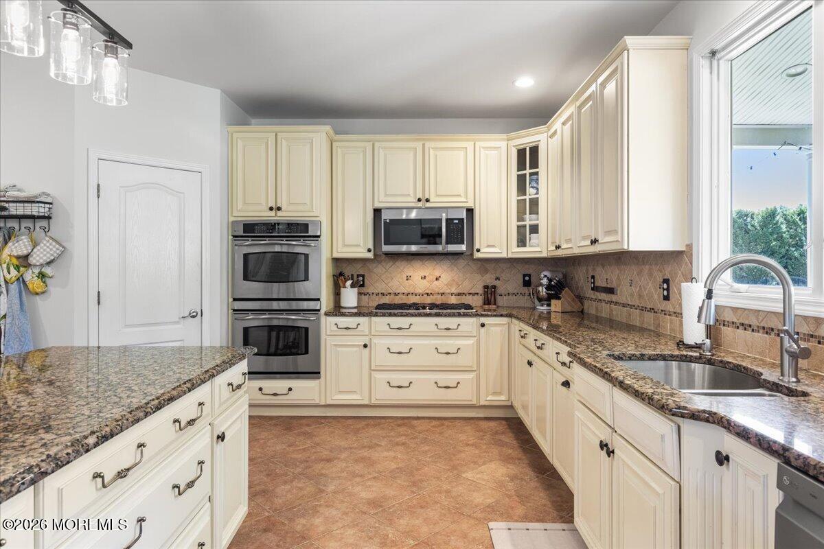 6 Hope Drive Millstone NJ 08510