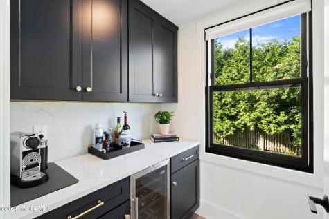 25 Portland Road Highlands NJ 07732