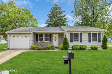 49 Chelsea Drive Whiting NJ 08759