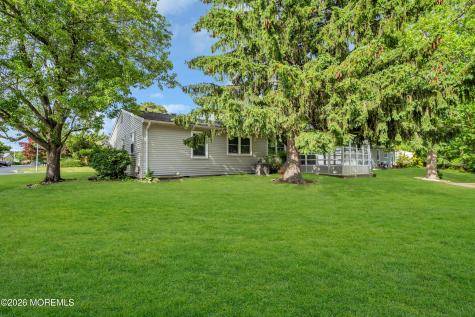 49 Chelsea Drive Whiting NJ 08759