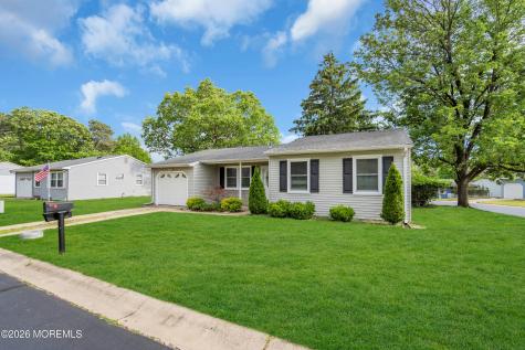 49 Chelsea Drive Whiting NJ 08759