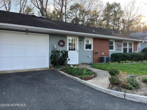503A Thornbury Court Lakewood NJ 08701