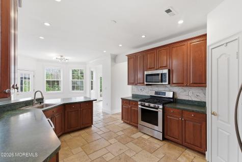 17 Meadow Run Court Jackson NJ 08527