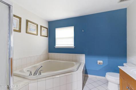 17 Meadow Run Court Jackson NJ 08527