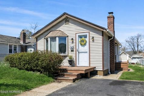 26 Hilltop Boulevard Keyport NJ 07735