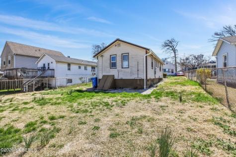 26 Hilltop Boulevard Keyport NJ 07735