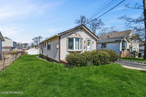 26 Hilltop Boulevard Keyport NJ 07735