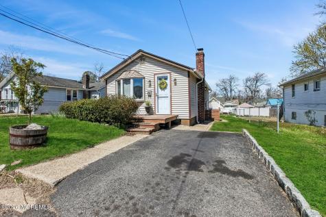 26 Hilltop Boulevard Keyport NJ 07735