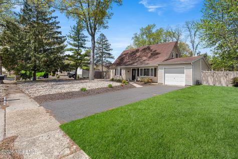 88 Almond Drive Toms River NJ 08753