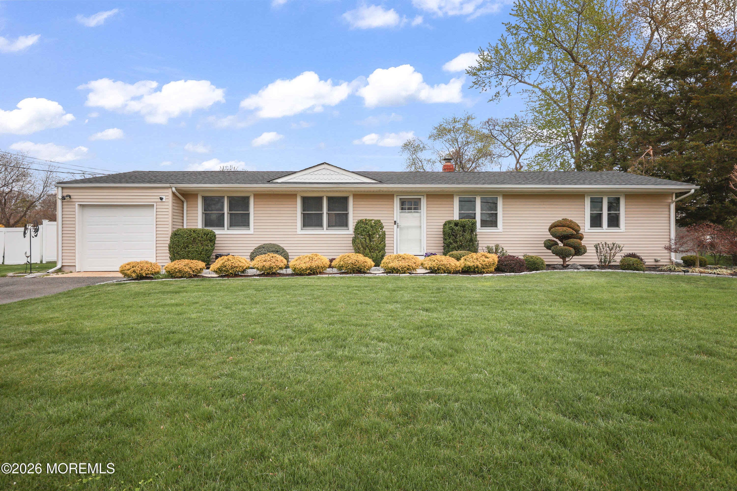 9 Maple Lane Howell NJ 07731