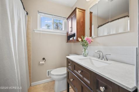 9 Maple Lane Howell NJ 07731