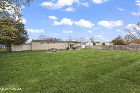9 Maple Lane Howell NJ 07731