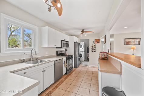 9 Maple Lane Howell NJ 07731