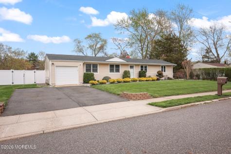 9 Maple Lane Howell NJ 07731