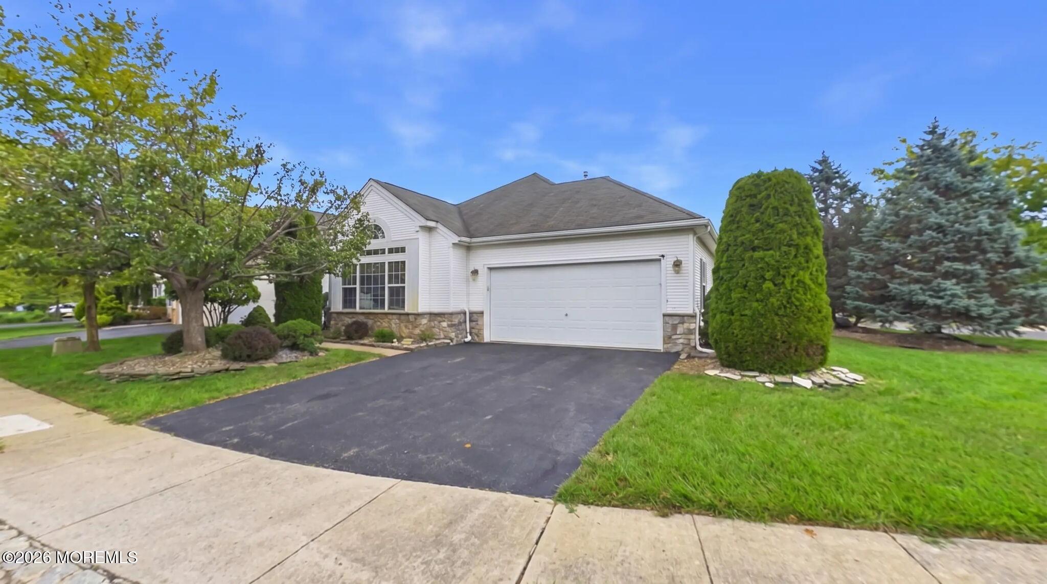 2 Daniell Court Manchester NJ 08759