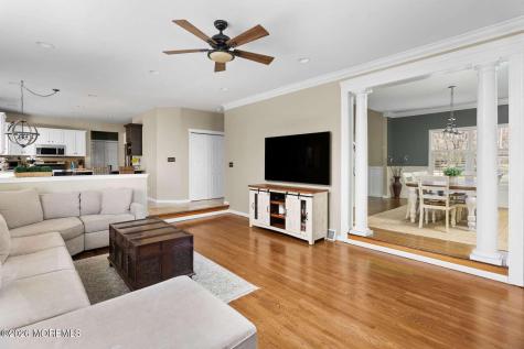 12 Oak Leaf Drive New Egypt NJ 08533