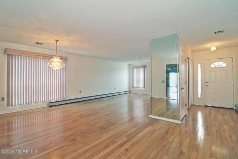 5 Tonbridge Court Toms River NJ 08757