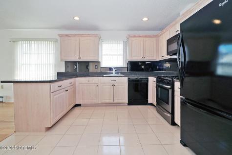 5 Tonbridge Court Toms River NJ 08757