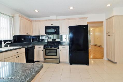 5 Tonbridge Court Toms River NJ 08757