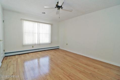 5 Tonbridge Court Toms River NJ 08757