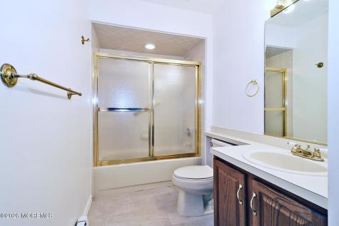 5 Tonbridge Court Toms River NJ 08757
