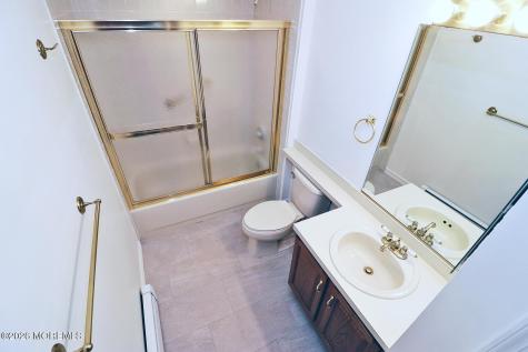 5 Tonbridge Court Toms River NJ 08757