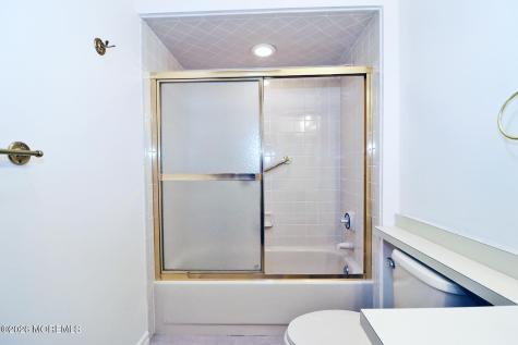 5 Tonbridge Court Toms River NJ 08757