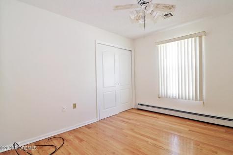 5 Tonbridge Court Toms River NJ 08757