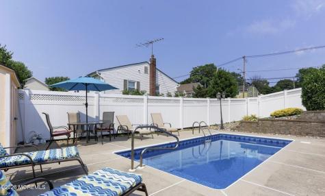 350 East Road Belford NJ 07718