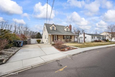 350 East Road Belford NJ 07718