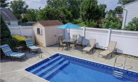 350 East Road Belford NJ 07718