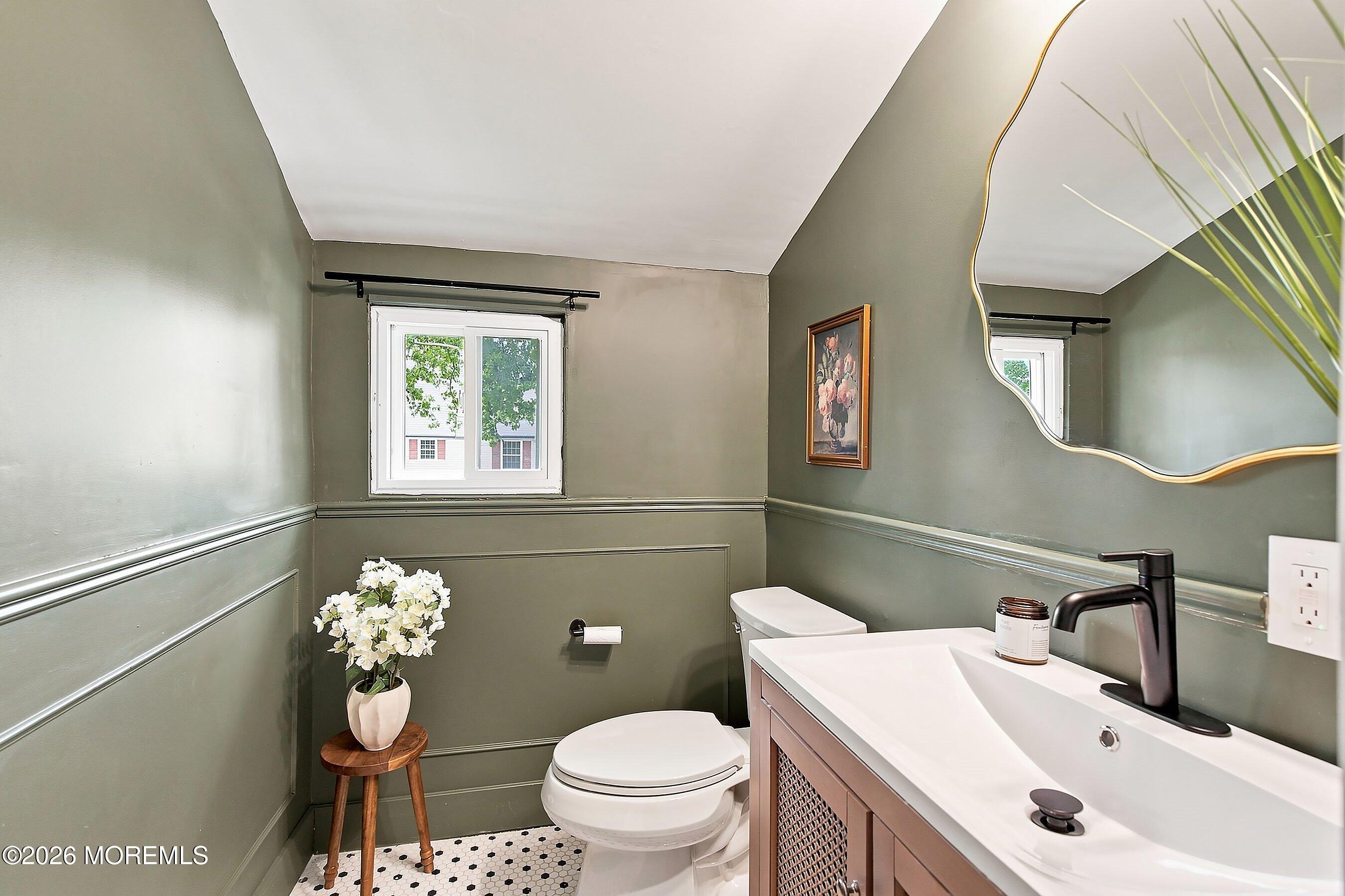 3 Redwood Terrace Hazlet NJ 07730