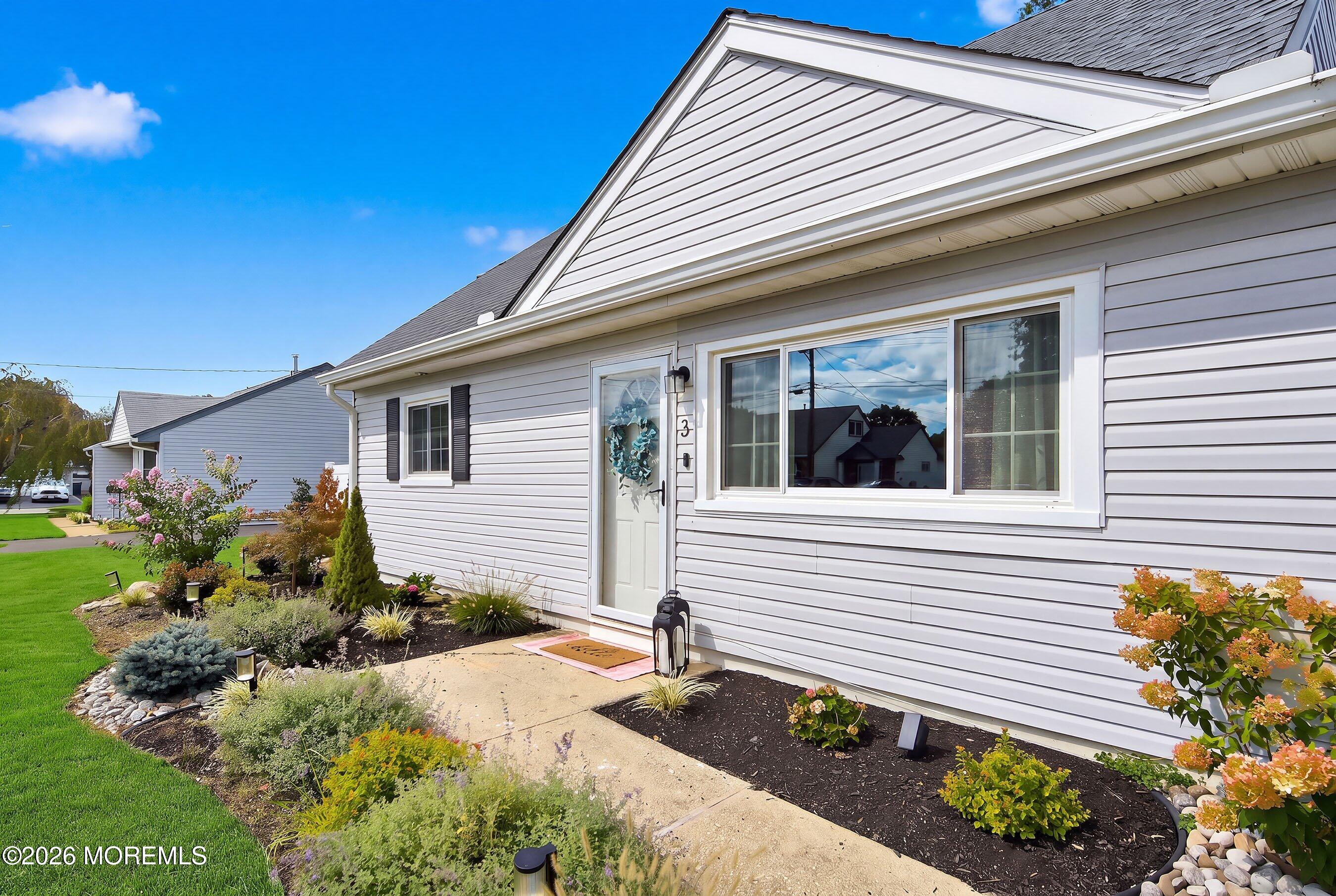 3 Redwood Terrace Hazlet NJ 07730