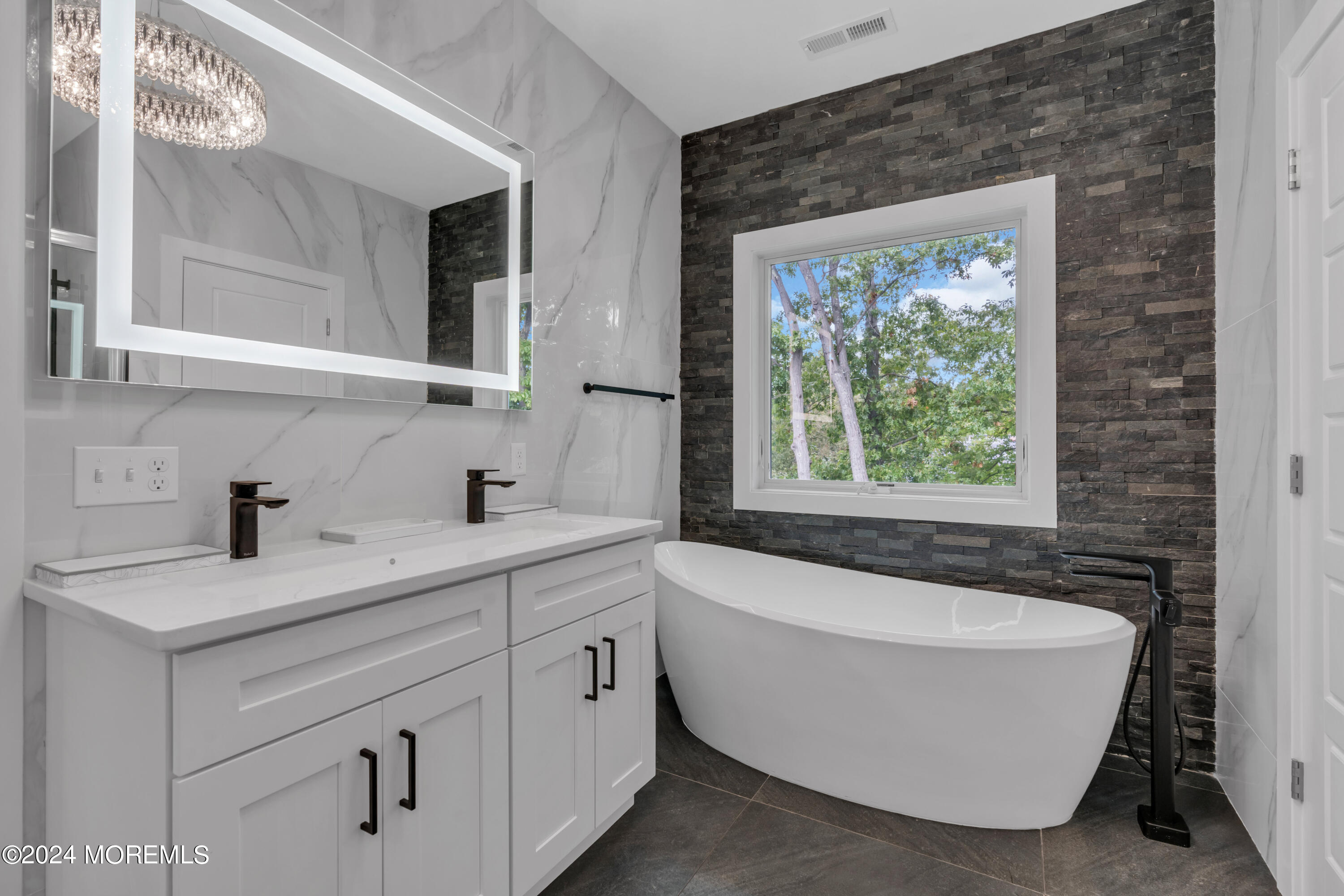 14 Falson Lane Morganville NJ 07751