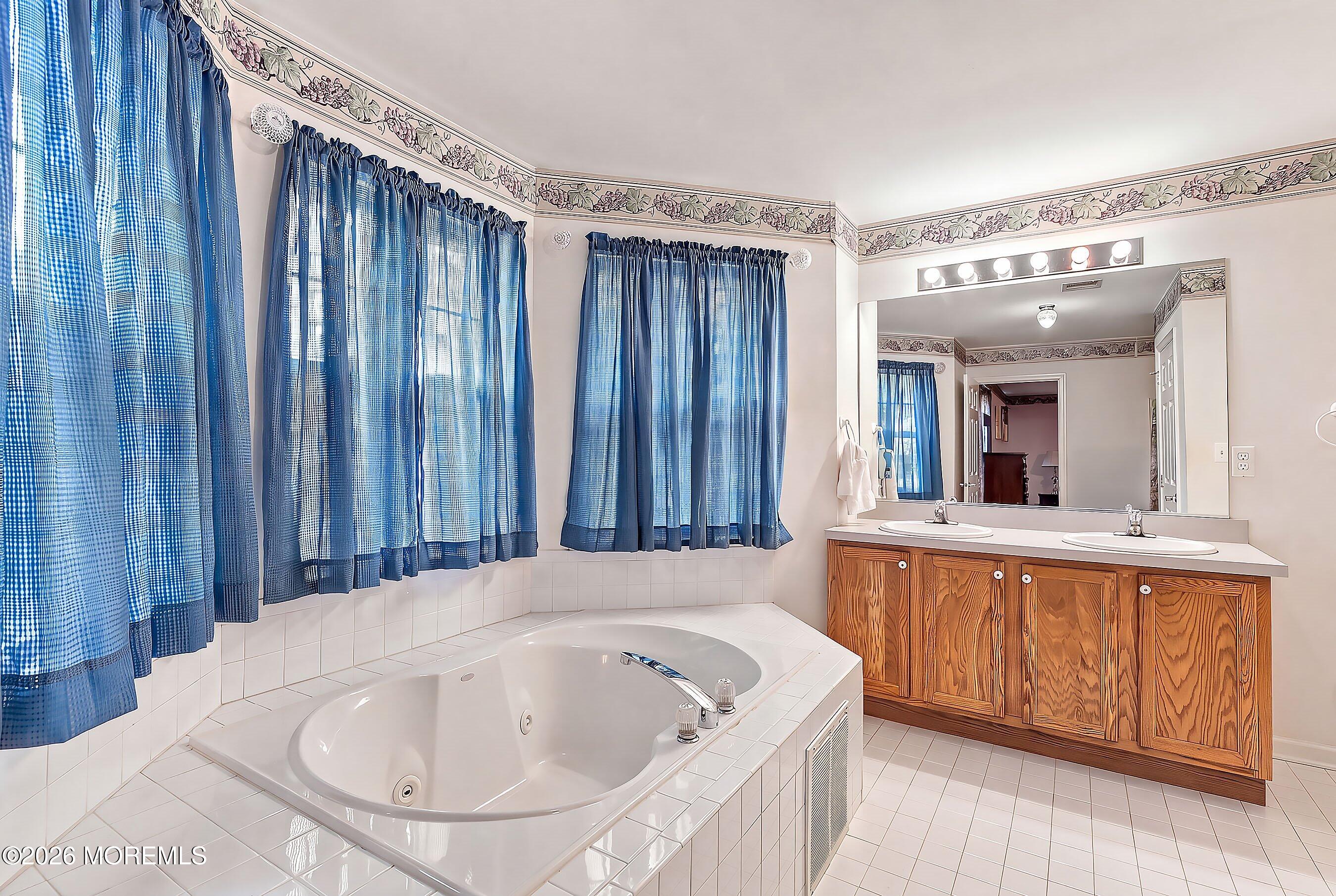 5 Mitchell Lane Jackson NJ 08527
