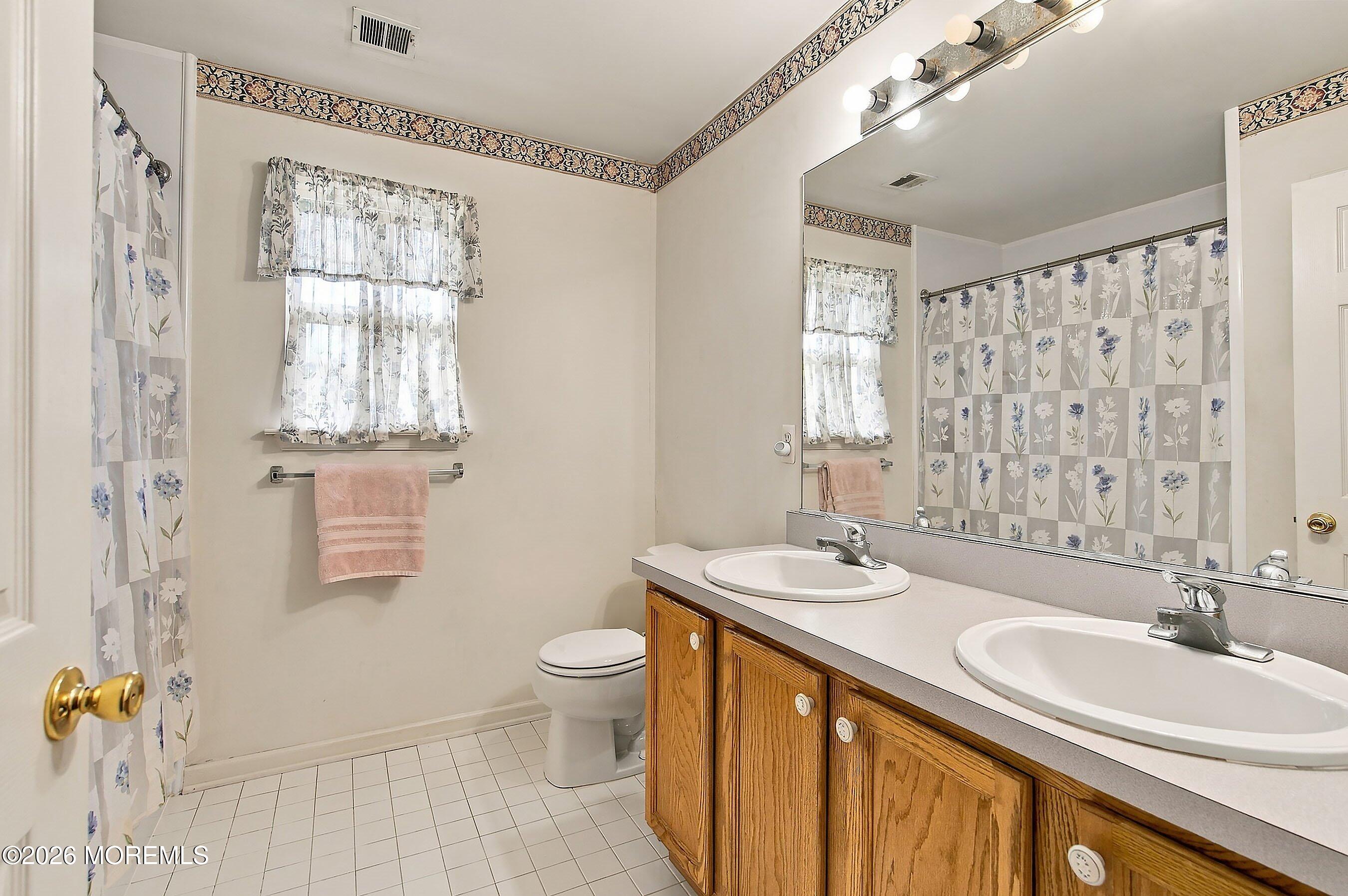 5 Mitchell Lane Jackson NJ 08527